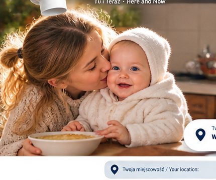 Mama z niemowlęciem przy wspólnym posiłku